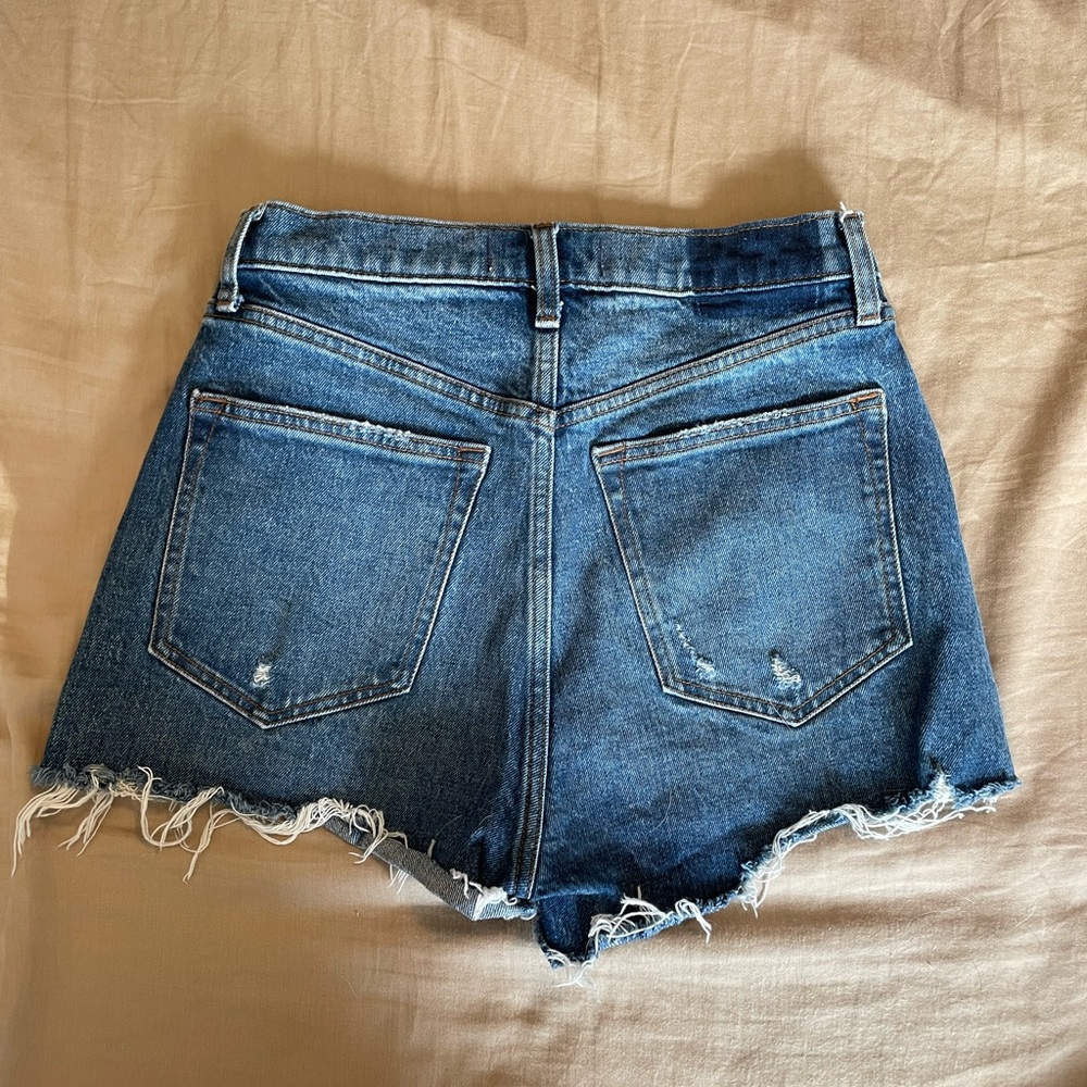 A&F Ultra High Rise Shorts - Picture 3 of 6